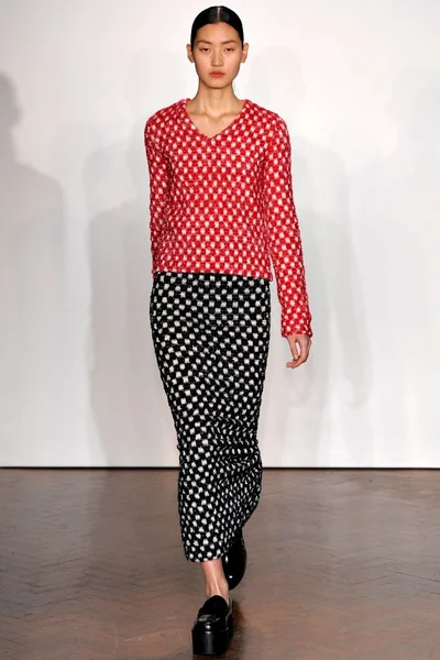 Look 15